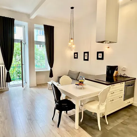 Ferienwohnung Warszawa Hoza Exterior foto